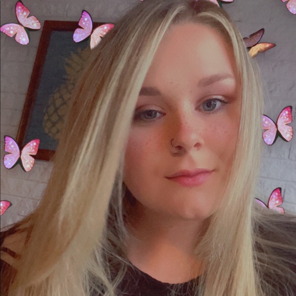 Meet your Posher, Erin - Picture 1 of 1